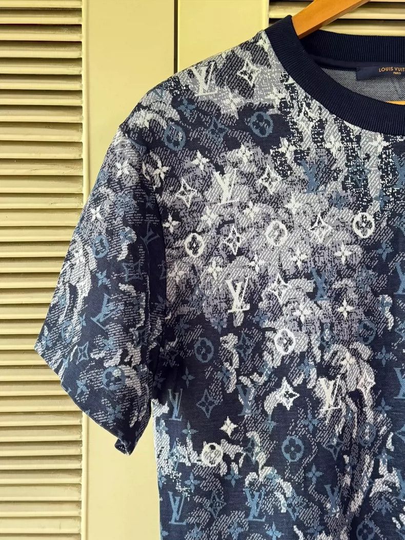 Louis Vuitton LOUIS VUITTON short sleeves Size US S / EU 44-46 / 1 - 4 Thumbnail