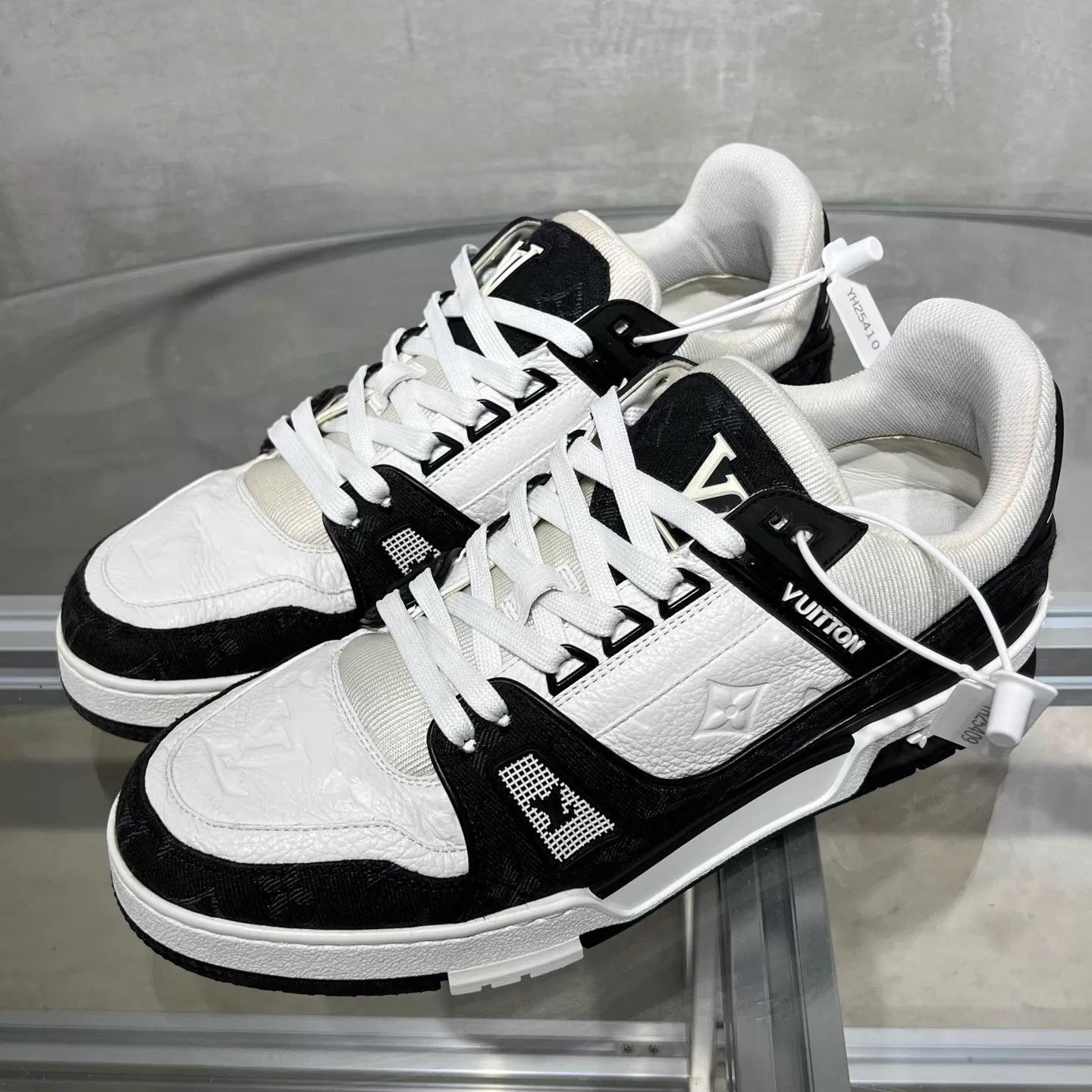 Louis Vuitton LV Trainer black and white denim 41.5 Size US 8.5 / EU 41-42 - 2 Thumbnail