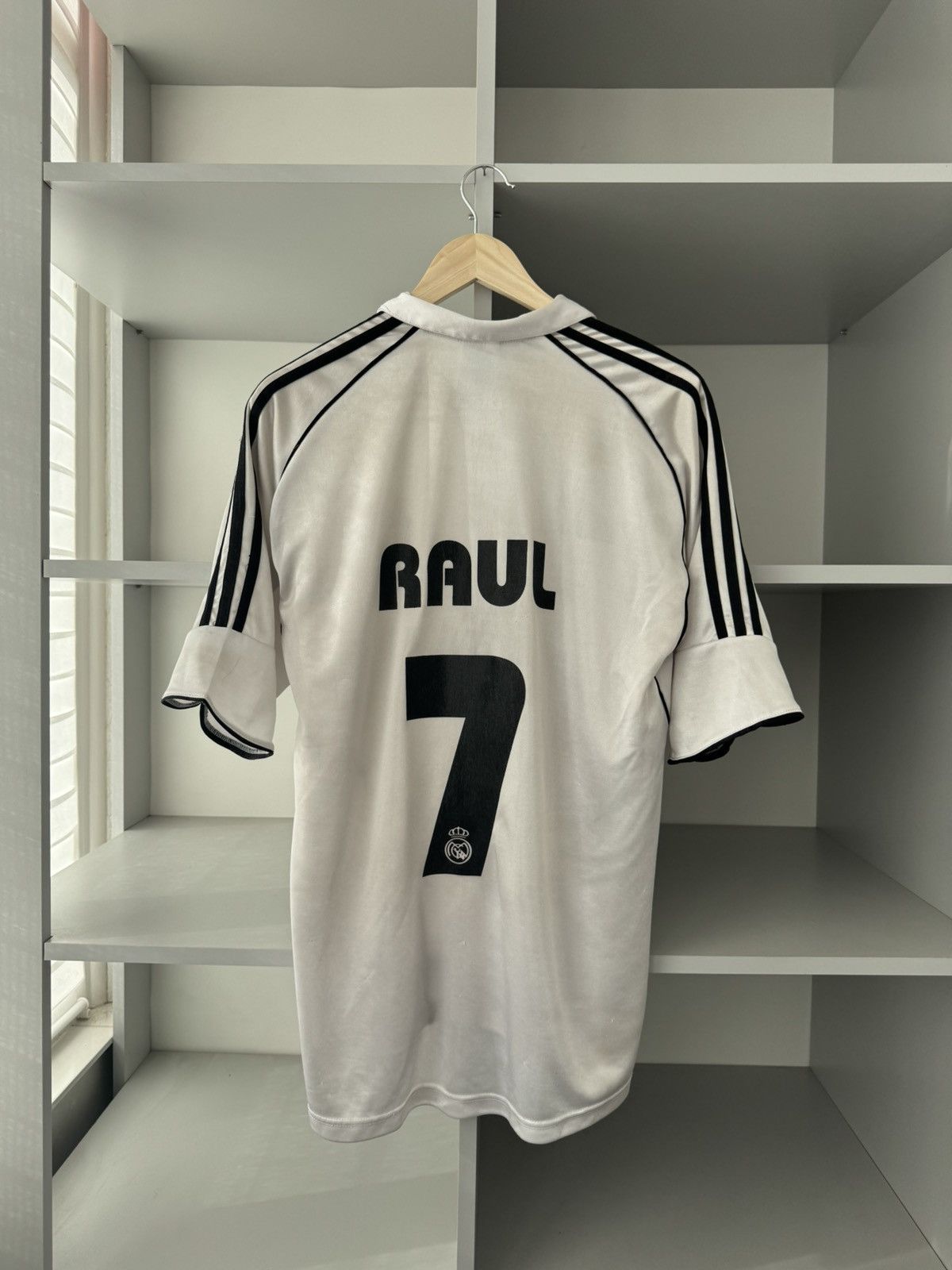 Adidas Adidas Real Madrid 7 Raul 2005 2006 Siemens Home Jersey Size US M / EU 48-50 / 2 - 11 Thumbnail