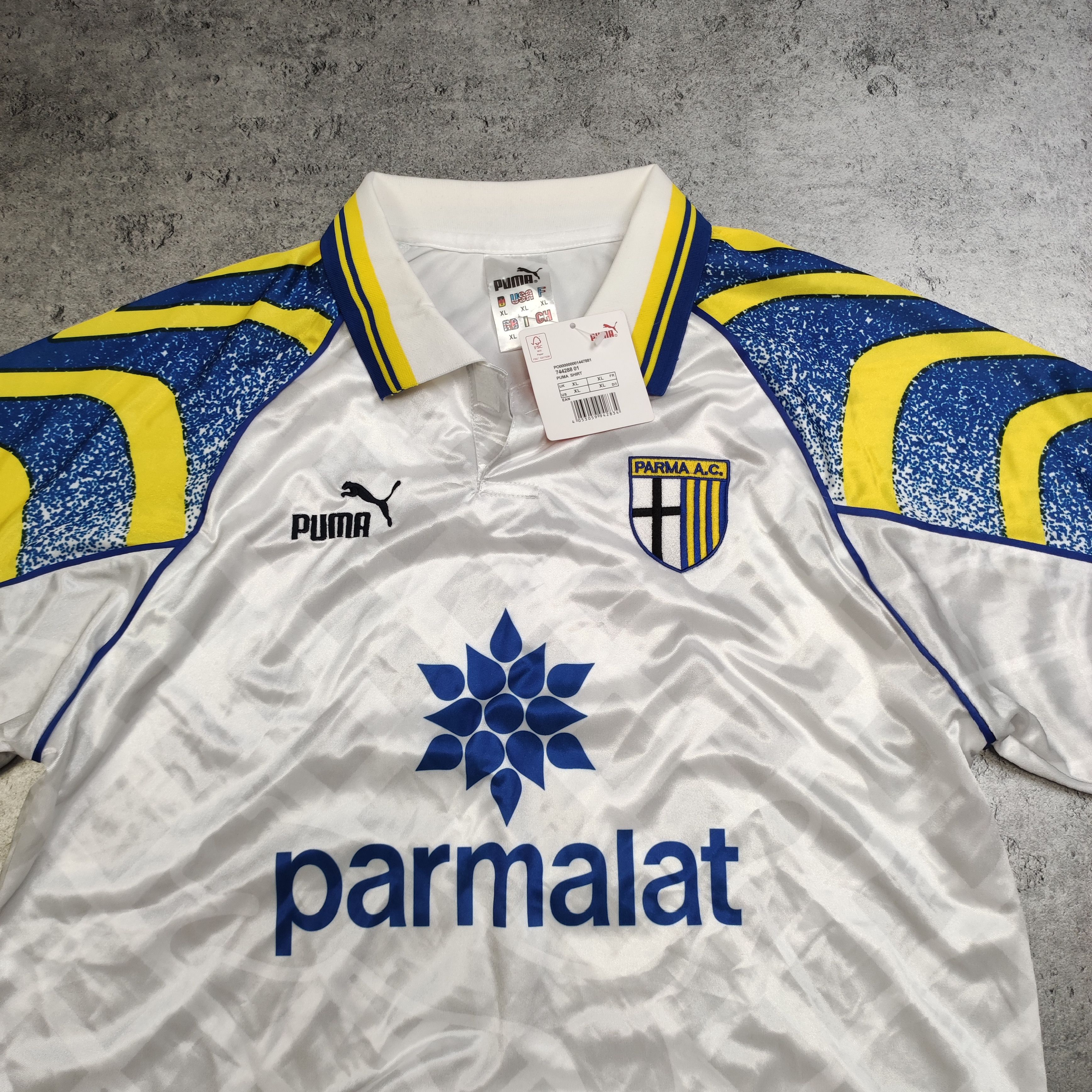 Vintage Vintage RARE 1995 Home Parma FC #11 Crespo Football Kit Size US XL / EU 56 / 4 - 5 Thumbnail