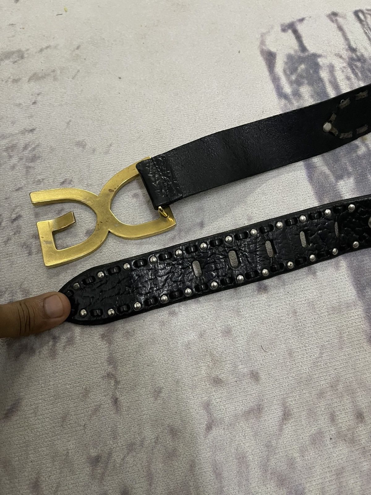 Dolce & Gabbana 90s DOLCE & GABBANA STUDDED DG LOGO BUCKLE LEATHER BELT Size ONE SIZE - 2 Thumbnail