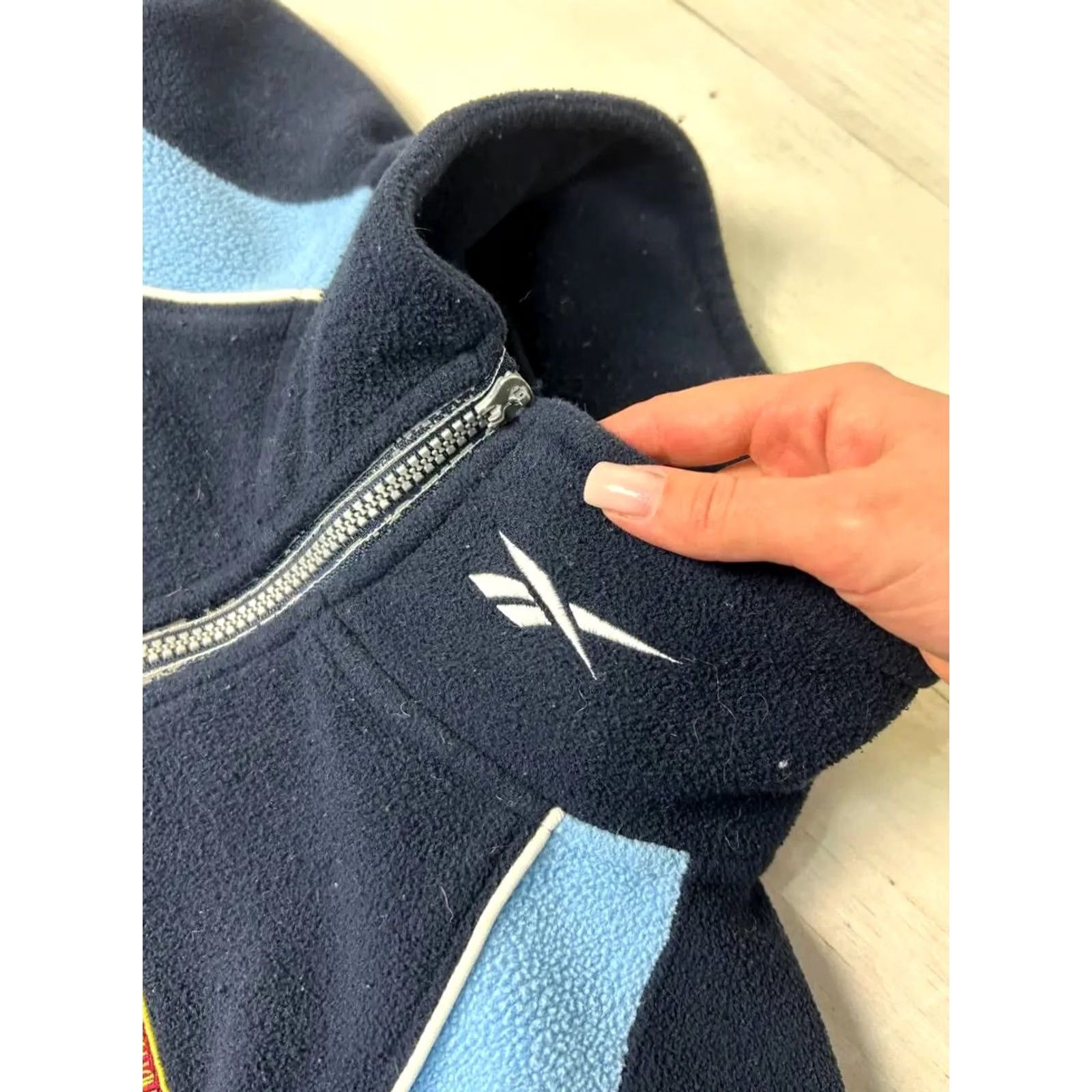 Reebok VINTAGE Reebok Aston Villa 1999 2000 Training Fleece Jacket Men M Blue Size US M / EU 48-50 / 2 - 6 Thumbnail
