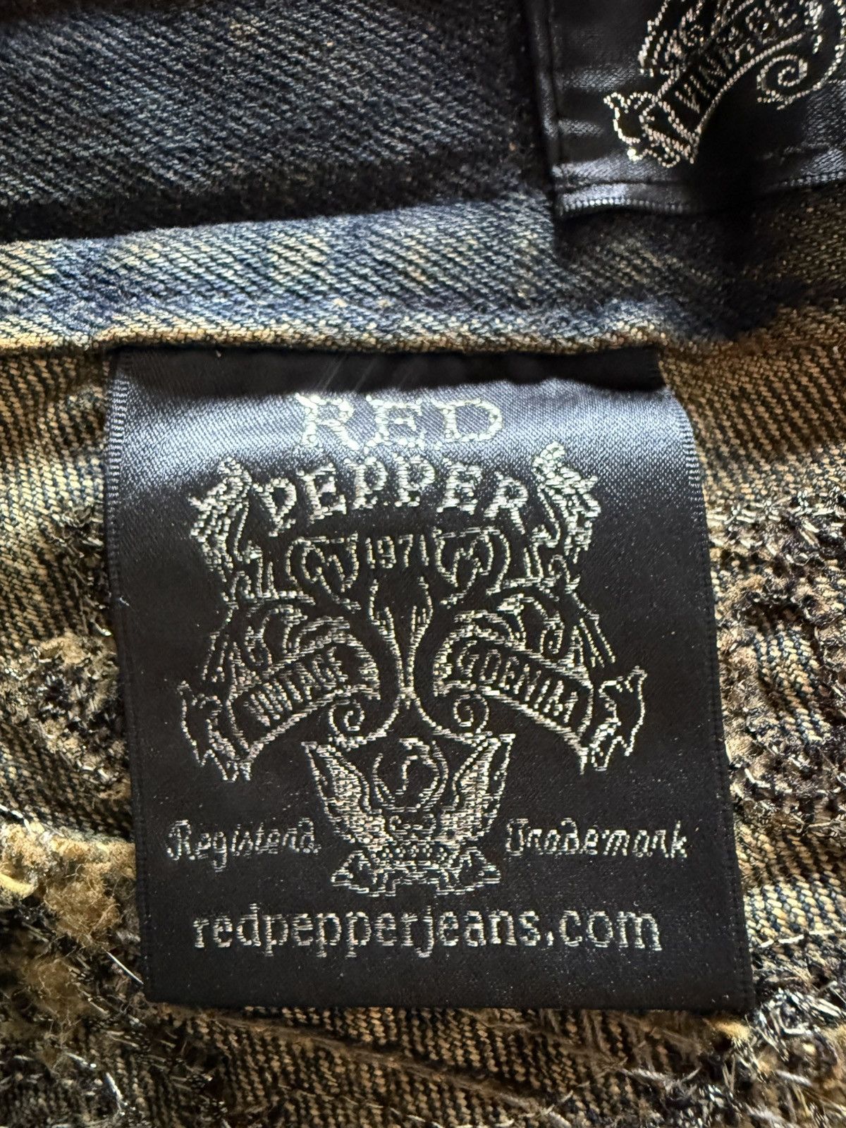 If Six Was Nine Red Pepper Shadow Mud Wash Embroidered Wings Jeans Size US 29 - 24 Thumbnail