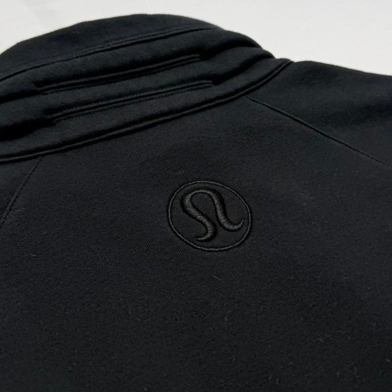 Lululemon Lululemon Light Warmth Black Full Zip Jacket women’s size 4 Size S / US 4 / IT 40 - 7 Thumbnail