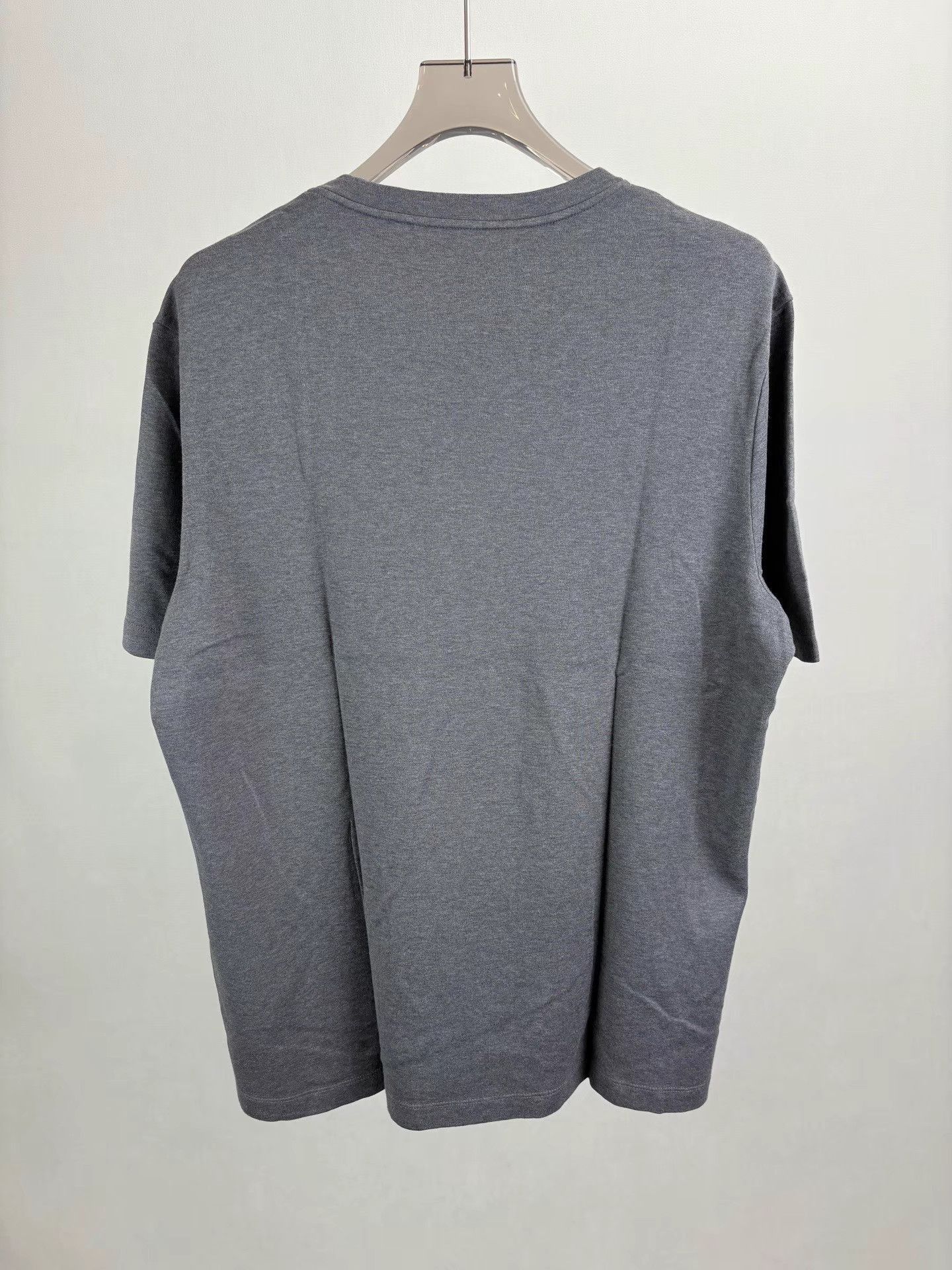 Louis Vuitton Gray Short-Sleeve T-Shirt with Circular Logo Size US XXL / EU 58 / 5 - 2 Thumbnail