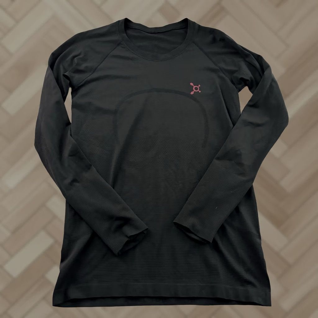 Lululemon Lululemon Swiftly Tech Long Sleeve Athletic Top Women's 8 Black Orange Theory Swiftly Tech Shirt Womens 8 Black Size M / US 6-8 / IT 42-44 - 1 Thumbnail