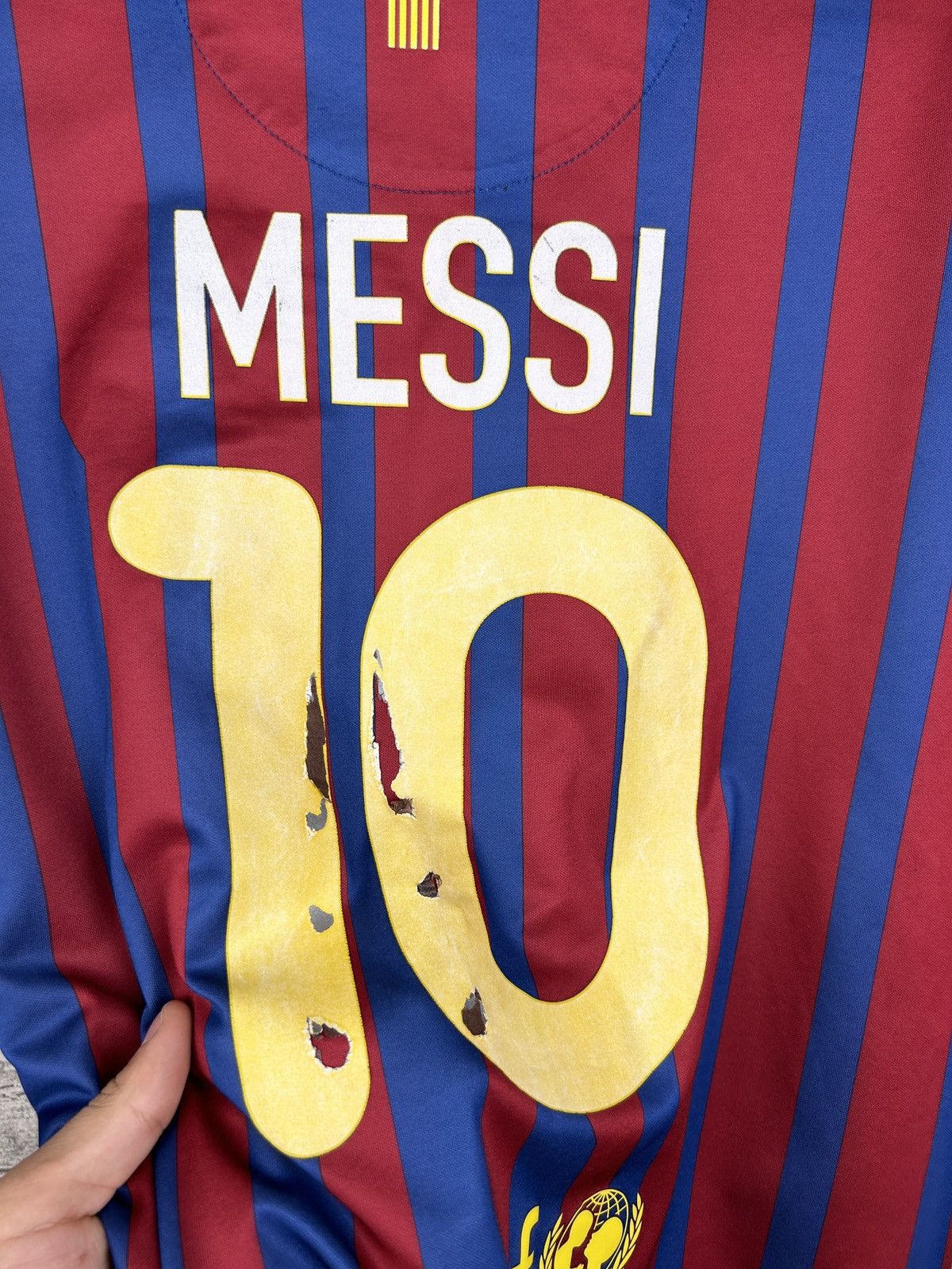 Vintage Mens Vintage Nike FC Barcelona Messi 10 Jersey T-shirt tee Size US XL / EU 56 / 4 - 15 Thumbnail