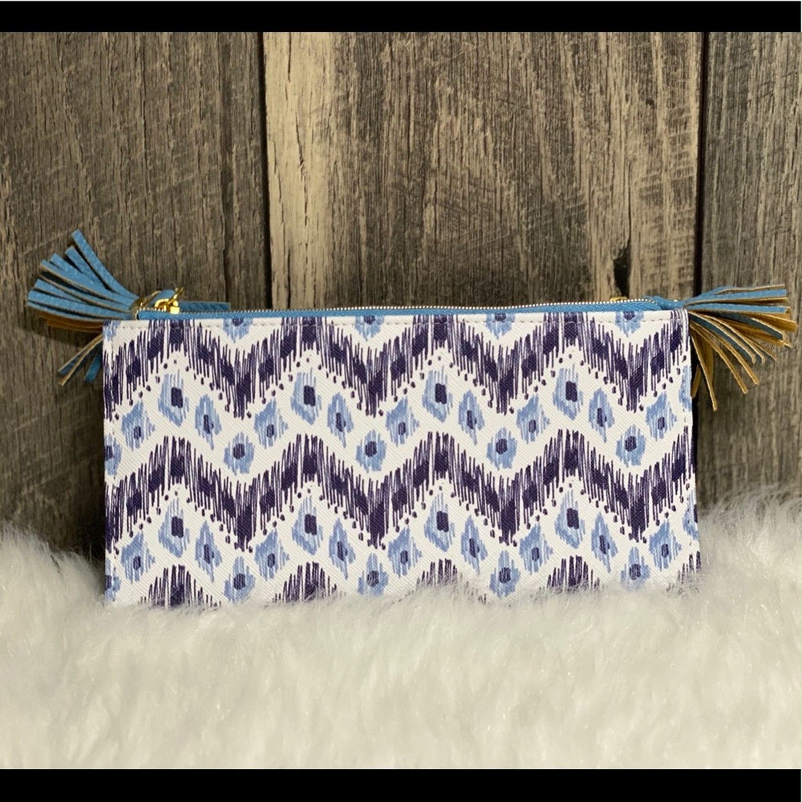 Goods NWT Buxton Chevron Pattern Multi Compartment Tassel Wallet Size ONE SIZE - 5 Thumbnail
