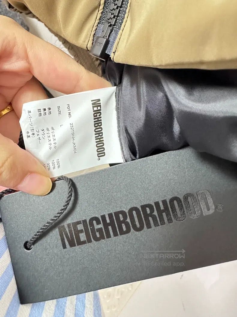 Neighborhood Neighborhood Contrast color letter print stand collar long Size US L / EU 52-54 / 3 - 6 Thumbnail