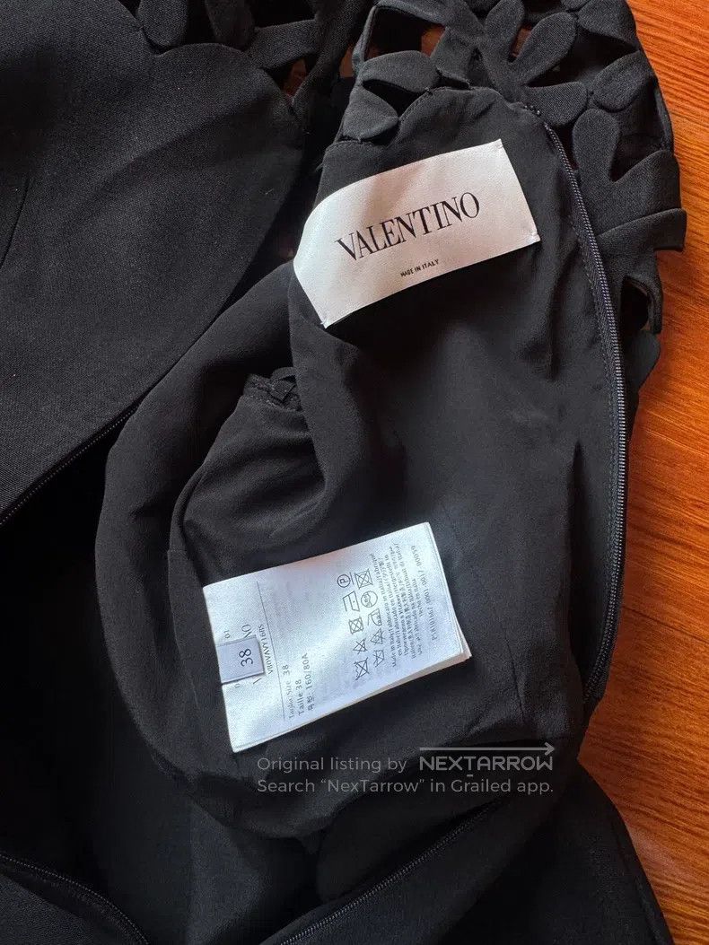 Valentino Valentino Heavy work dress Size S / US 4 / IT 40 - 4 Thumbnail
