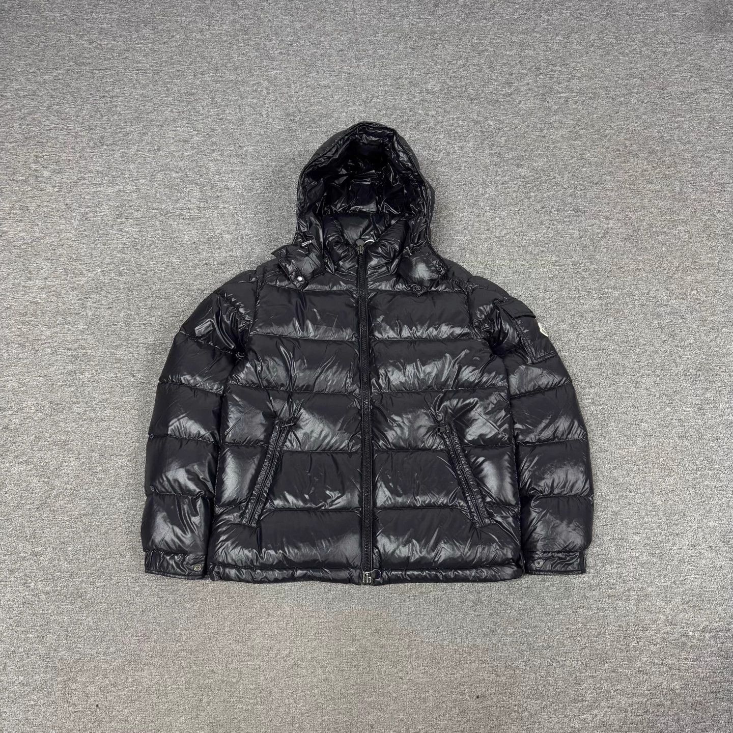 Moncler Moncler Maya Sleeve Logo Shiny Puffer Size 3 99 New Size L / US 10 / IT 46 - 1 Thumbnail