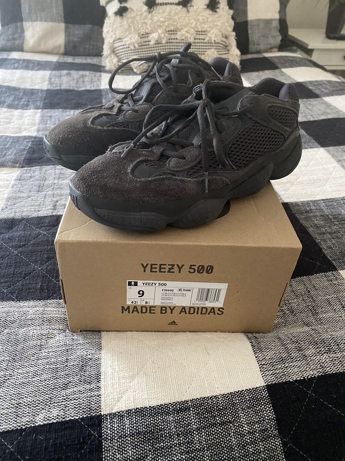 Adidas × Kanye West Yeezy 500 ‘Utility Black’ 2018 Size US 9 / EU 42 - 7 Thumbnail