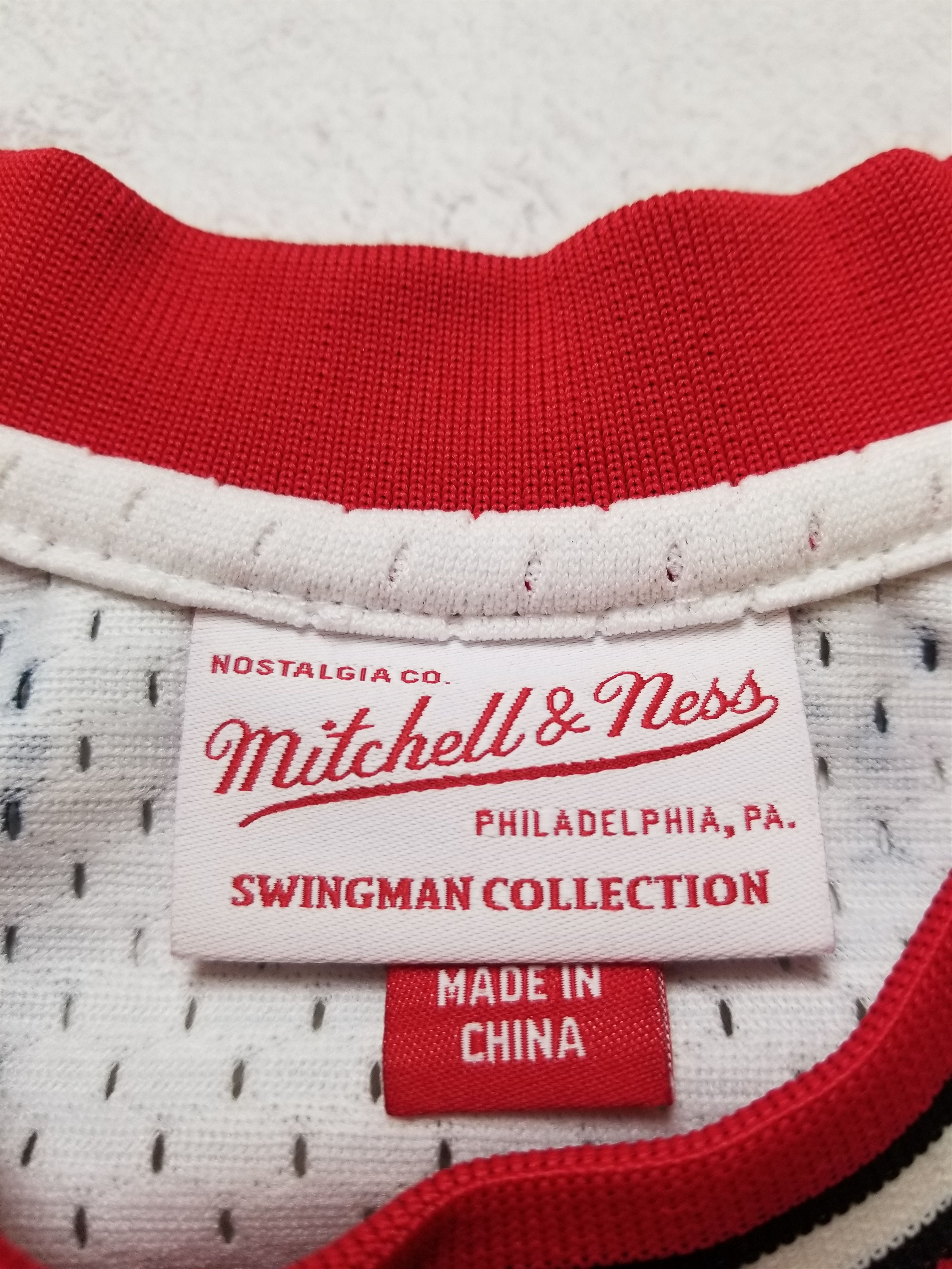 Mitchell & Ness Chicago Bulls 7 Toni Kukoc Hyper Hoops Swingman Jersey Size US S / EU 44-46 / 1 - 18 Thumbnail