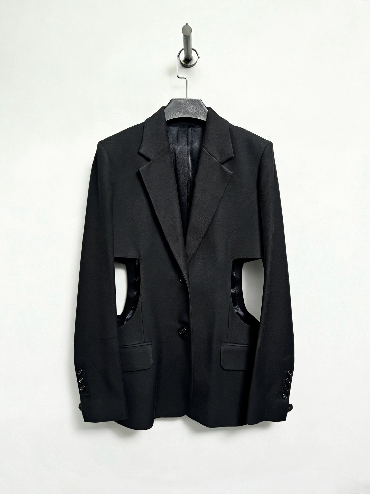 Helmut Lang Helmut Lang Cutout Blazer Size M / US 6-8 / IT 42-44 - 1 Thumbnail