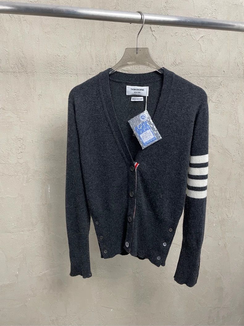 Thom Browne Thom browne Dark gray four-striped cashmere cardigan jacket Size S / US 4 / IT 40 - 1 Thumbnail