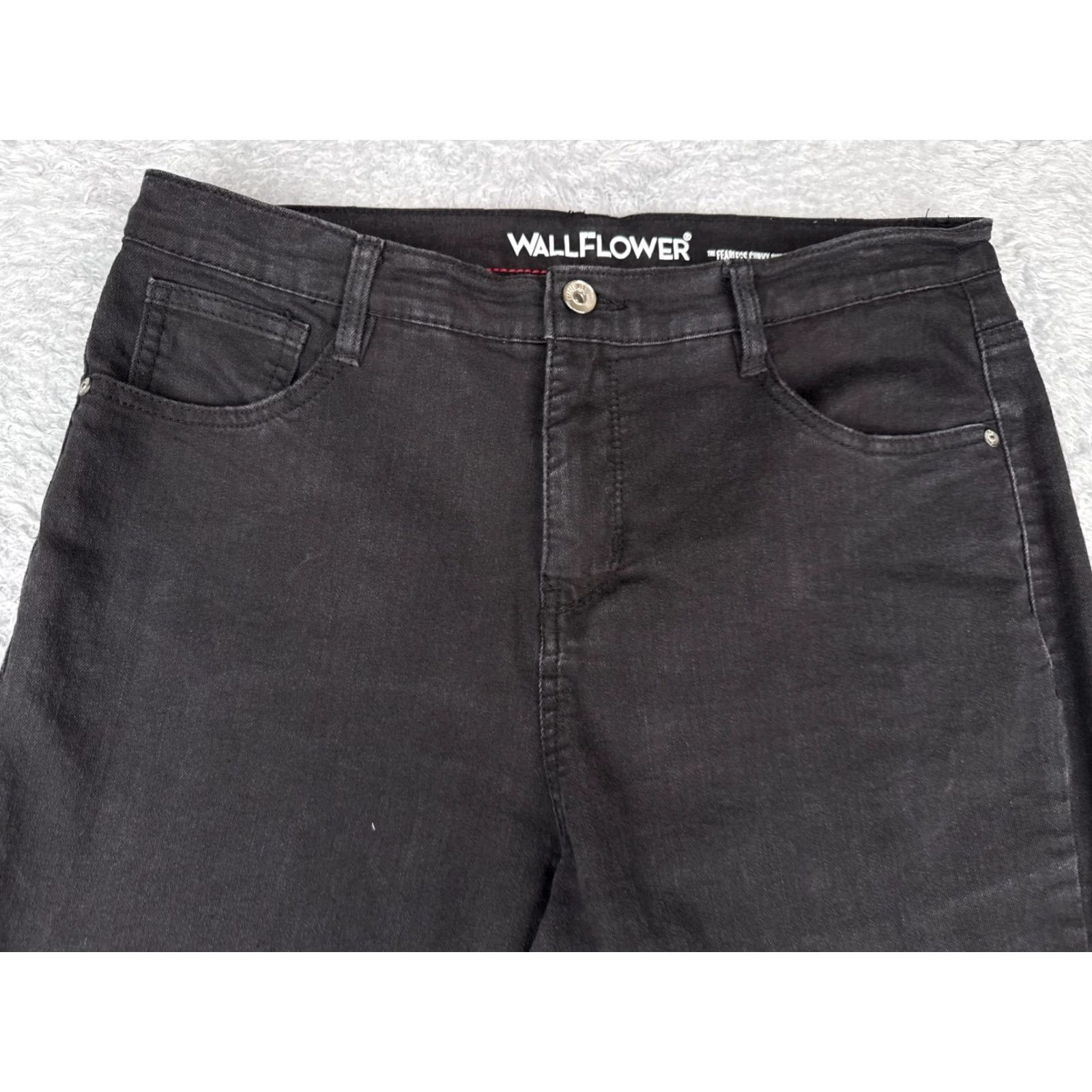 Vintage Wallflower Jeans Wallflower Jeans Black Denim 11 Juniors High Rise Stretch 5-Pocket Design Cotton Blend Womens Jeans Hip-Length Tapered Size 32" / US 10 / IT 46 - 4 Thumbnail