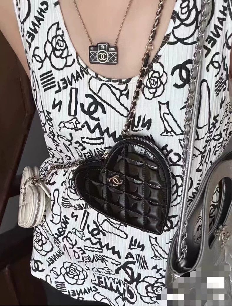 Chanel Chanel Black and white logo graffiti women's vest sleevele Size XXS / US 00 / IT 34 - 7 Thumbnail