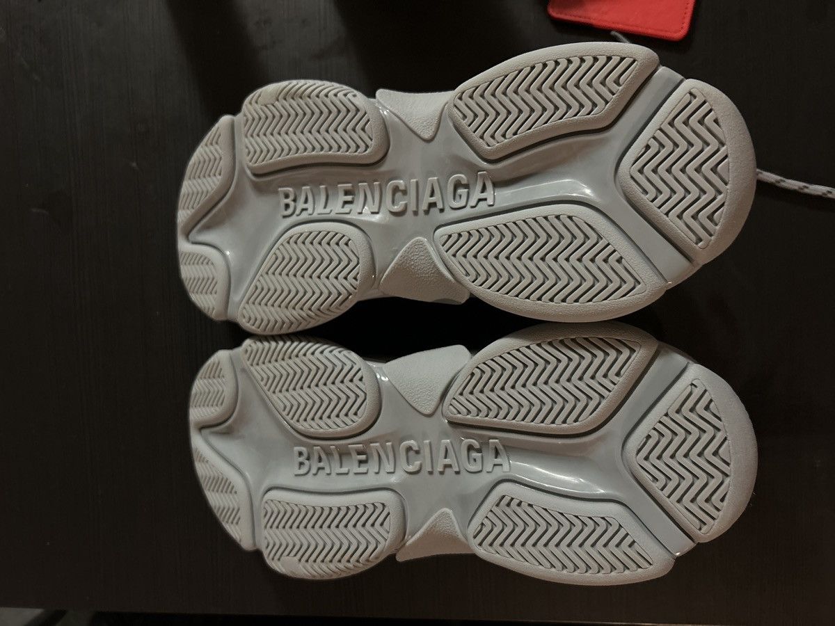 Balenciaga Balenciaga all over logo triple s grey Size US 10 / EU 43 - 5 Thumbnail