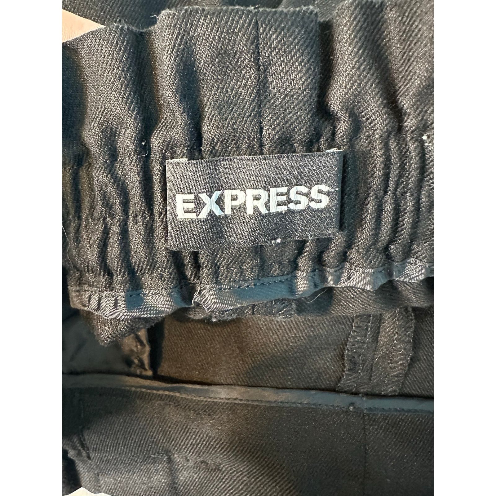 Express Express black high rise belted pleated shorts size large Size 34" / US 12 / IT 48 - 3 Thumbnail