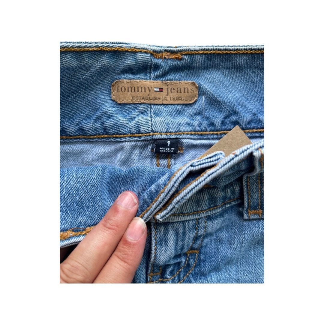 Tommy Hilfiger Tommy Jeans Size 1 Vintage Cutoffs Tommy Hilfiger Size 28" / US 6 / IT 42 - 2 Thumbnail