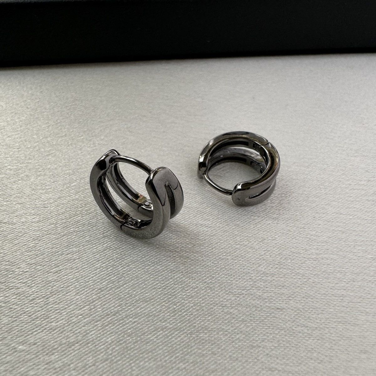 Other Small Hoop Earrings for Men Women Hip Hop Unisex Style Size ONE SIZE - 2 Thumbnail