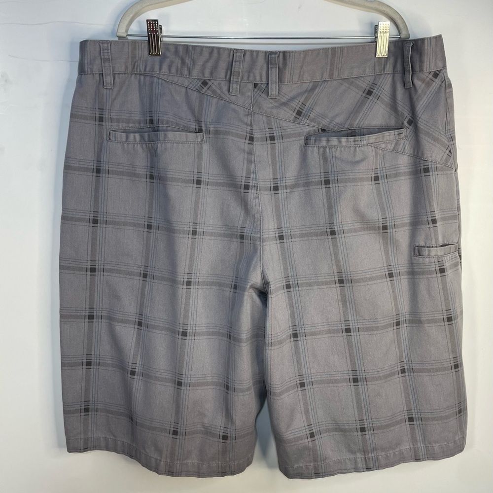 Burnside Burnside Grey Plaid Cargo Shorts Size 44 Size US 44 / EU 60 - 2 Thumbnail