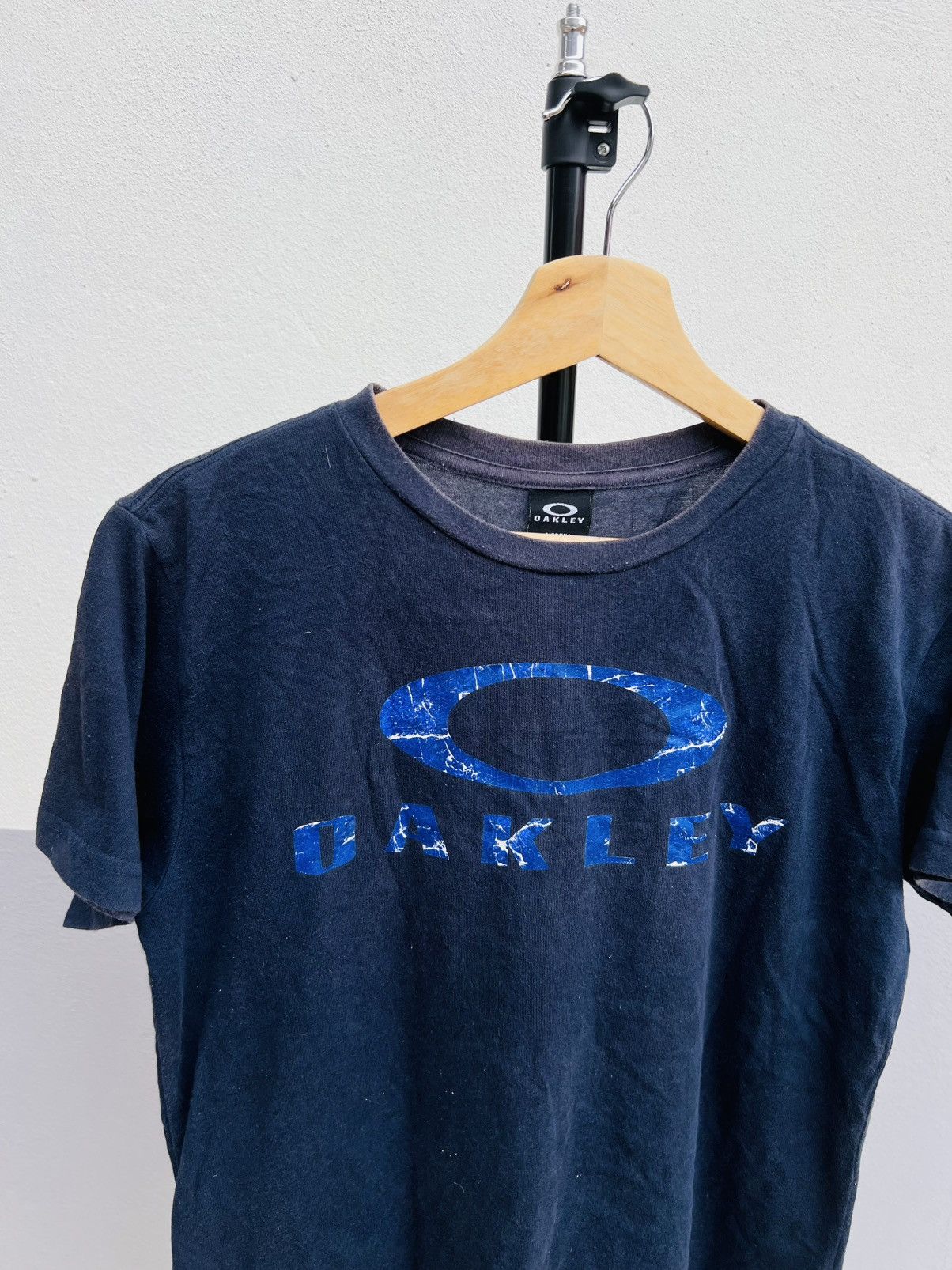 Oakley Vintage Y2K Oakley Logo Tshirt Size US M / EU 48-50 / 2 - 2 Thumbnail