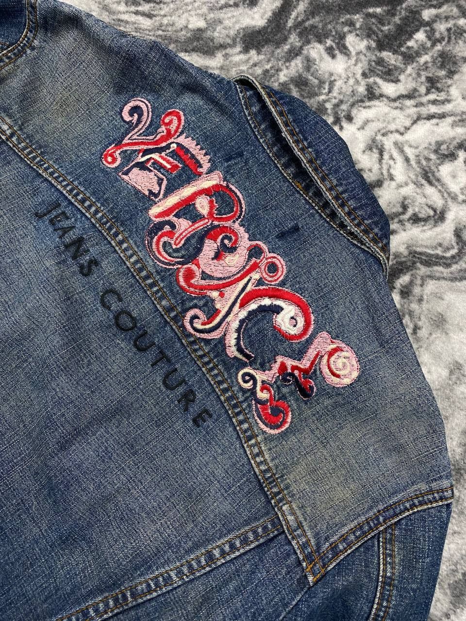 Versace Vintage Versace Jeans Couture Denim Jacket Big Logo Women Size M / US 6-8 / IT 42-44 - 3 Thumbnail