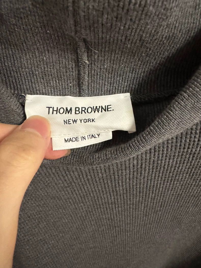 Thom Browne Thom browne Dark gray four-striped waffle high-necked sweat Size US L / EU 52-54 / 3 - 3 Thumbnail