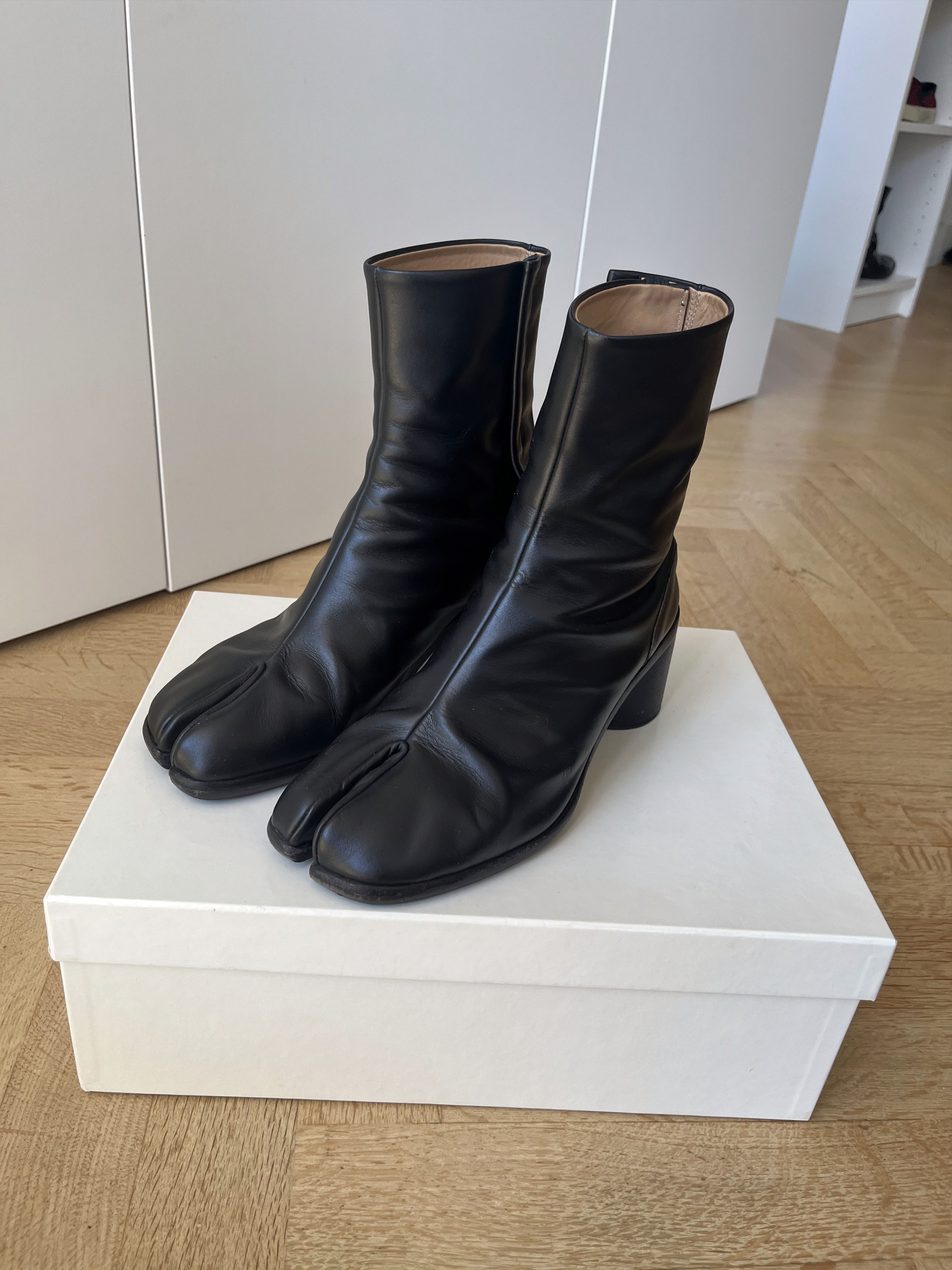 Maison Margiela Maison Margiela Tabi Boots Size US 10 / IT 40 - 1 Thumbnail