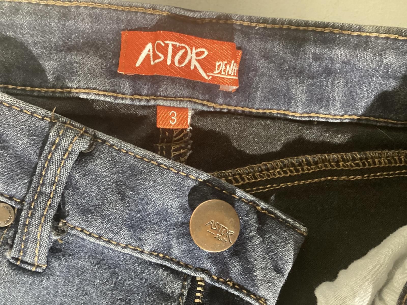Designer Astor Women's Denim Bootcut Lowrise Blue Jeans Size 3 Size 24" / US 00 / IT 34 - 12 Thumbnail