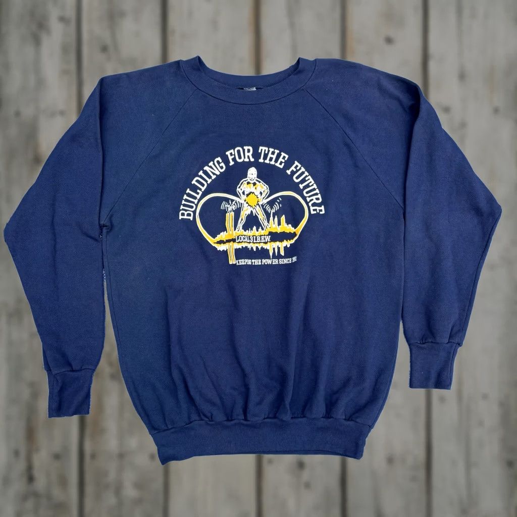 Vintage VINTAGE Normandy Navy Blue Sweatshirt XL Men 80s 90s IBEW USA Union Graphic Print Pullover Crew Neck Sweatshirt Size US XL / EU 56 / 4 - 1 Thumbnail