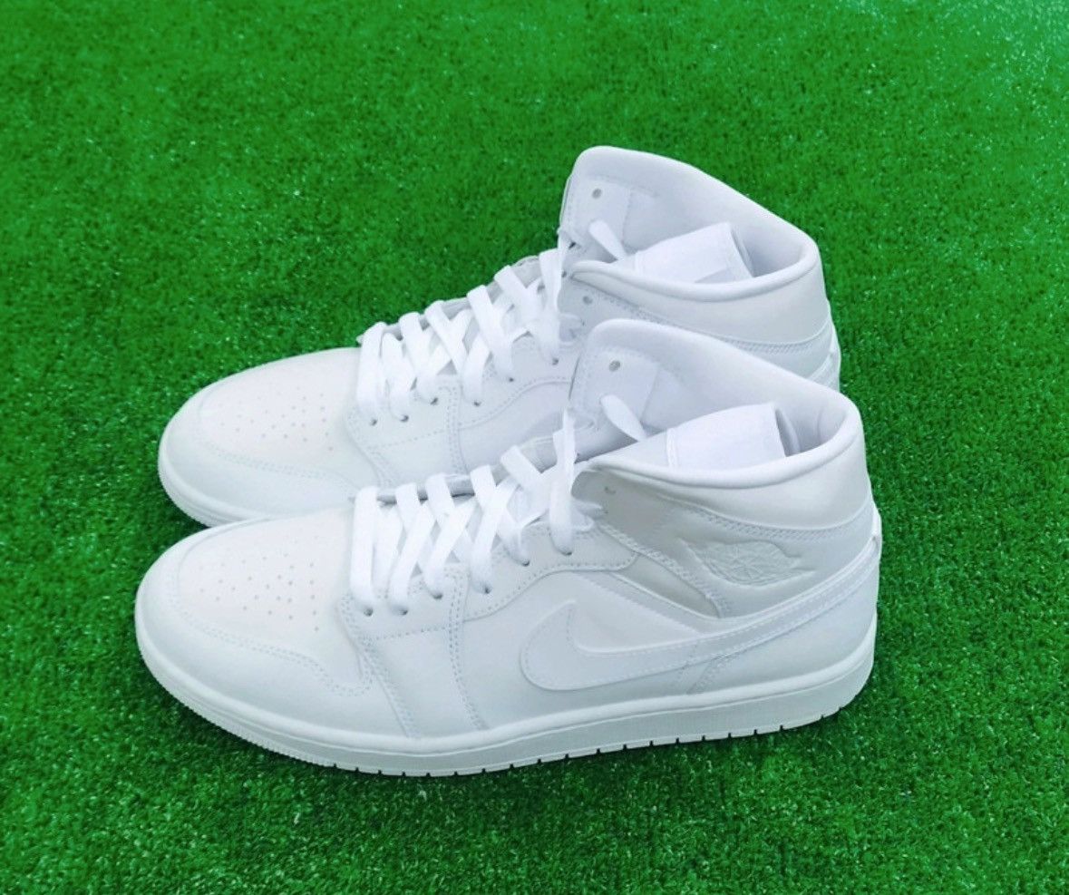 Jordan Brand Shoes Air Jordan 1 Mid Size US 11 / EU 44 - 3 Thumbnail