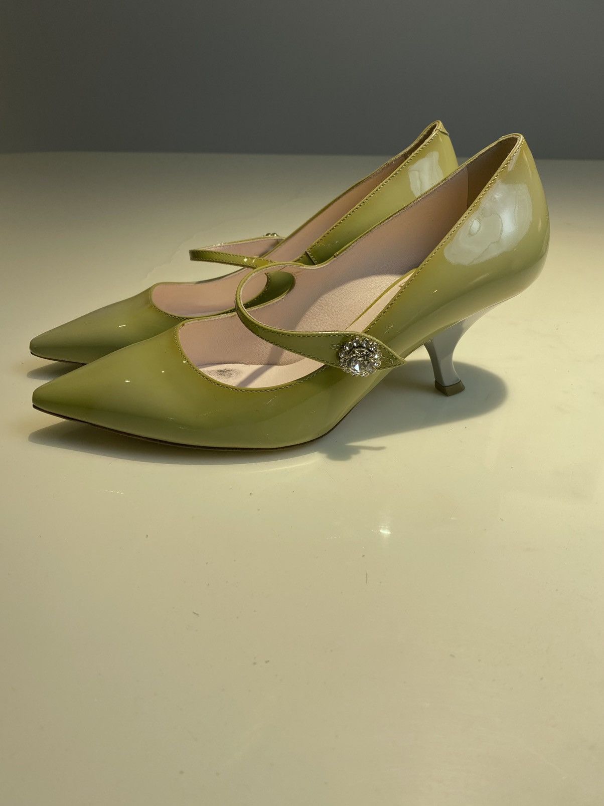 Roger Vivier Roger Vivier Diamond Embellishments Pumps 35.5 Size US 5 / IT 35 - 8 Thumbnail