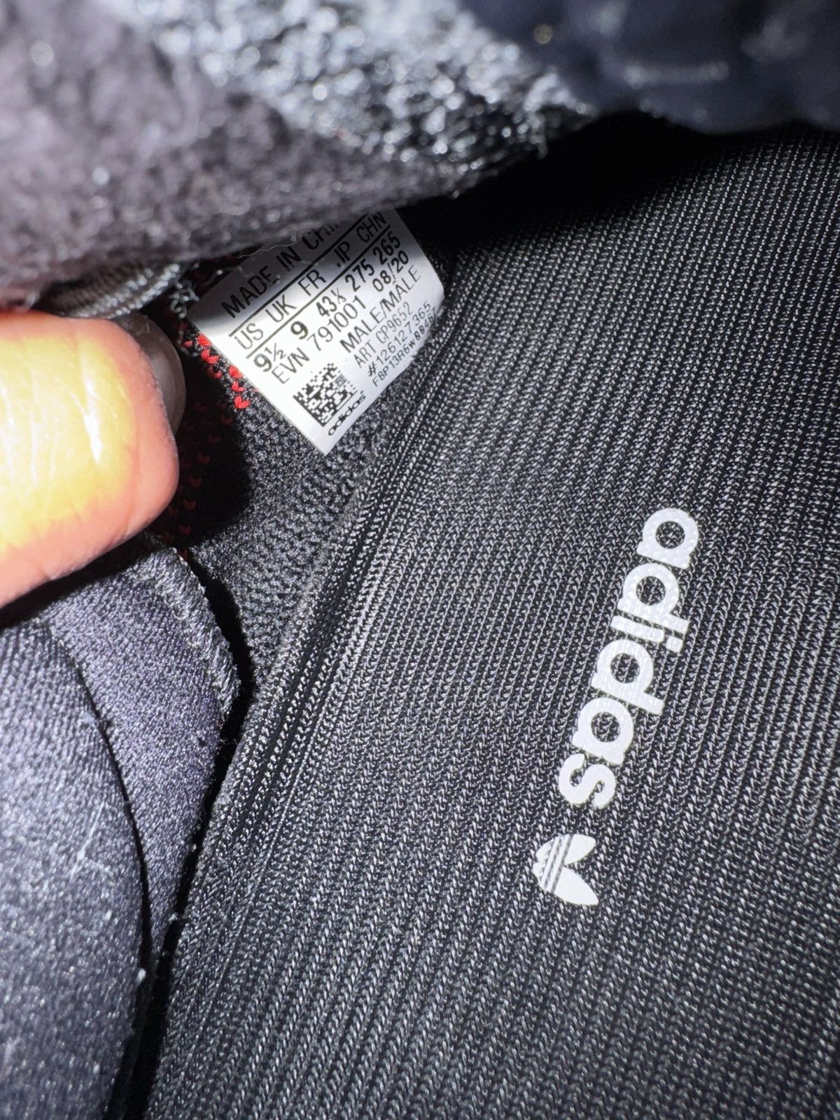 Yeezy Yeezy bred 350 v2 Size US 9.5 / EU 42-43 - 5 Thumbnail