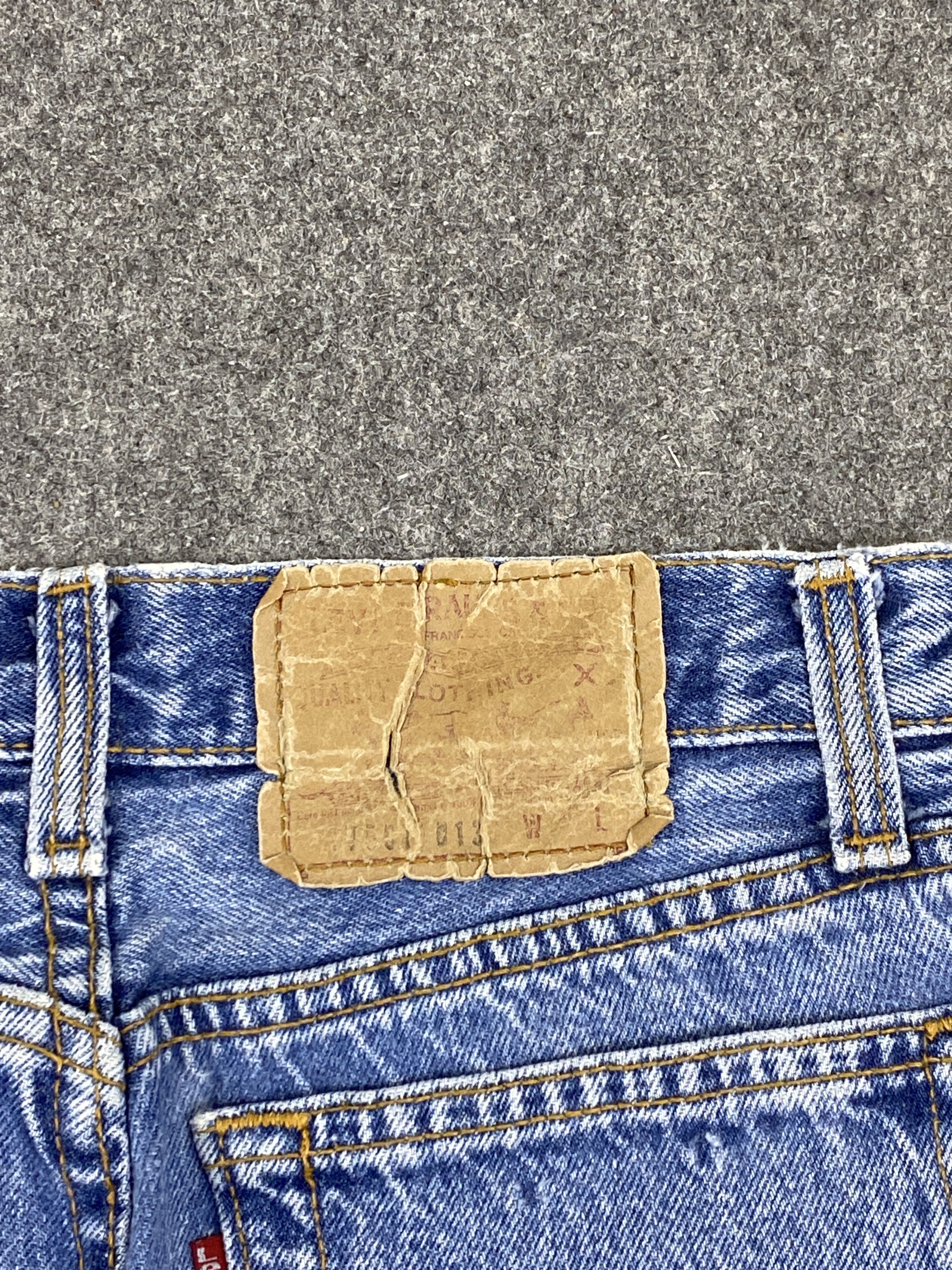 Levi's Vintage Levis 501 Lightwash Blue Jeans DP2750 Size US 28 / EU 44 - 5 Thumbnail
