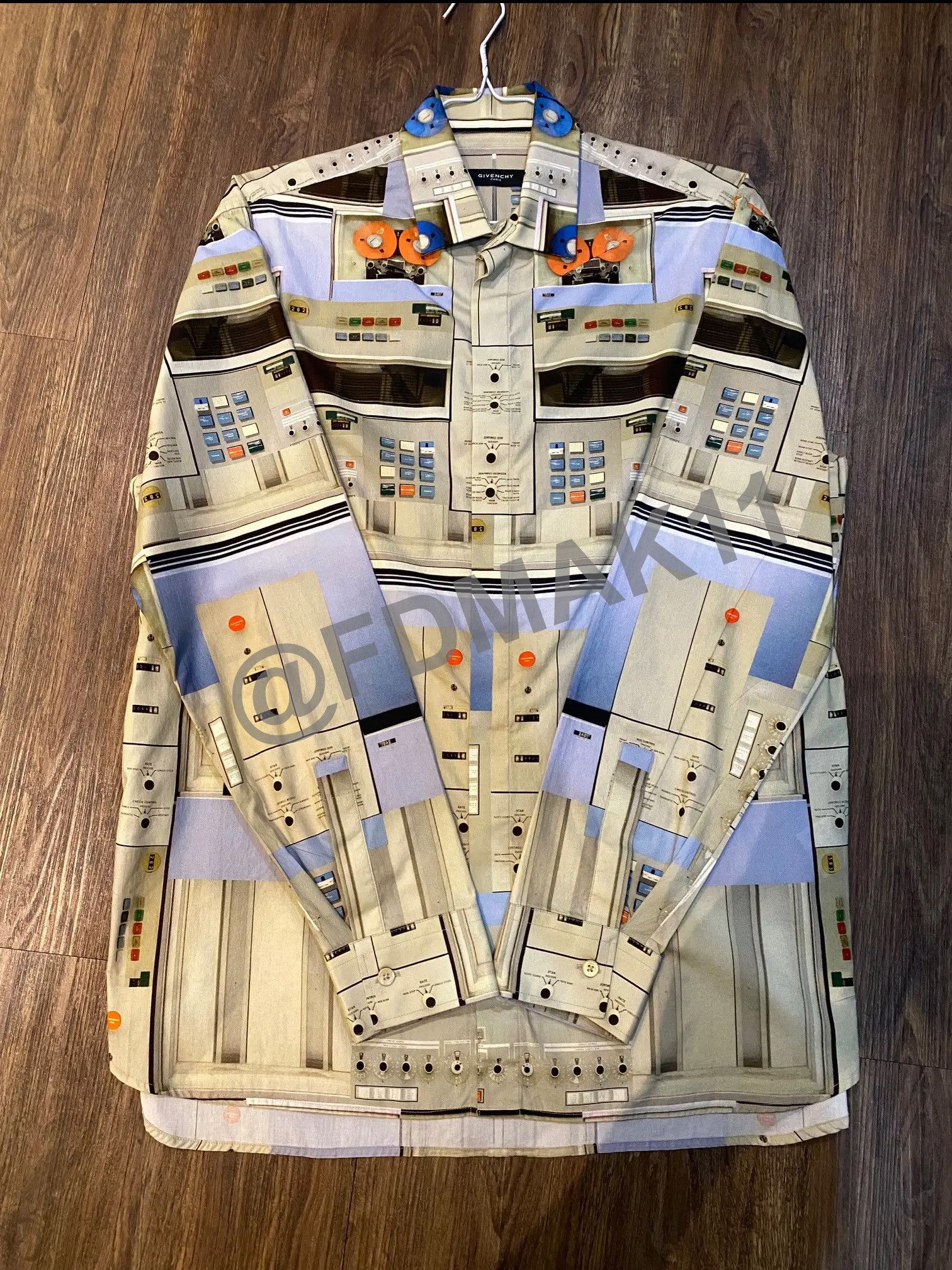 Givenchy Givenchy Control Panel robot shirt from 2014 Size US S / EU 44-46 / 1 - 1 Thumbnail