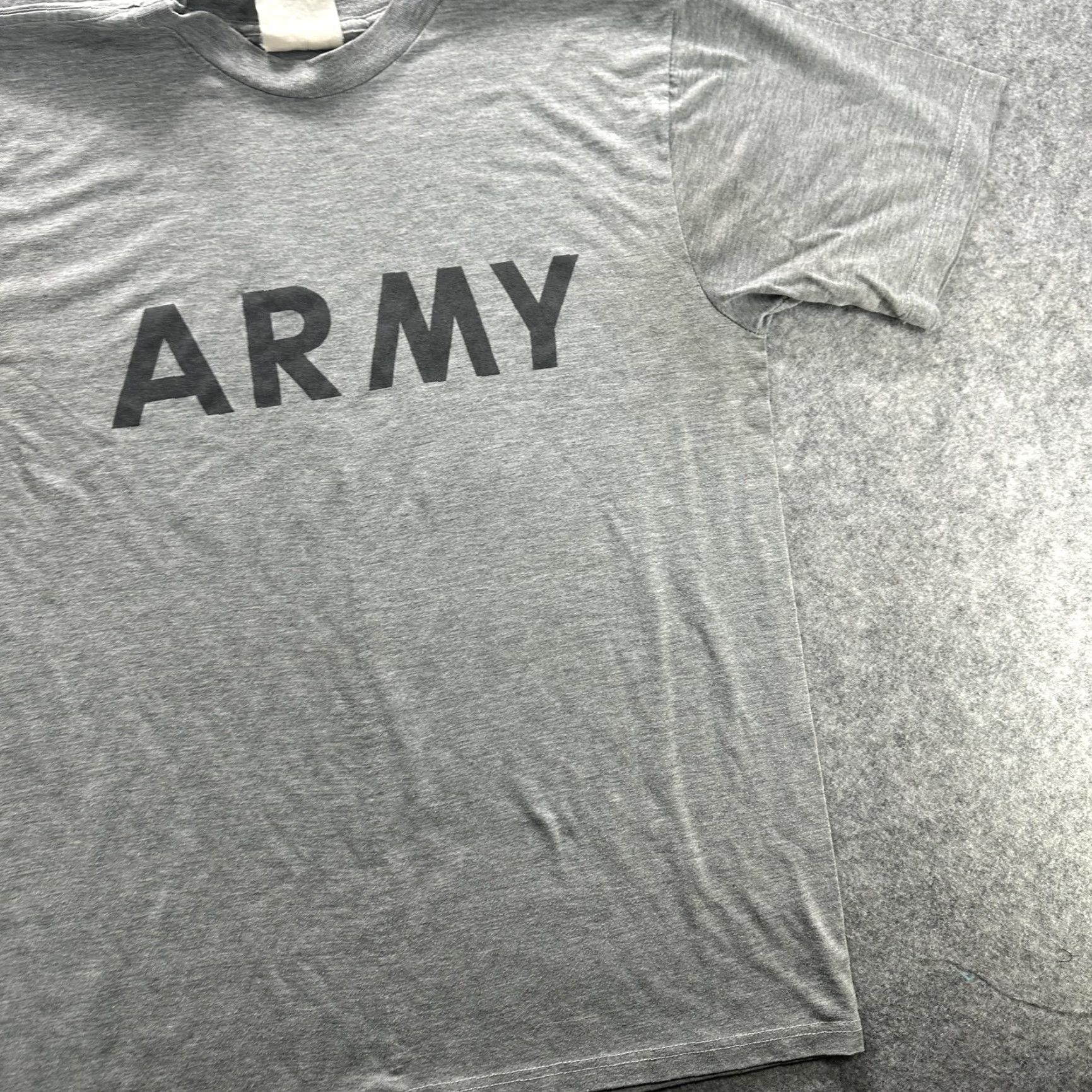Vintage VINTAGE Army Shirt Mens Medium Gray Physical Training PT 100% Polyester Graphic Tee Size US M / EU 48-50 / 2 - 4 Thumbnail