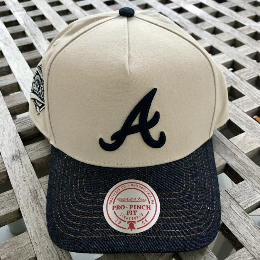 Mitchell & Ness Atlanta Braves 1995 WS Patch M&N Denim Brim Snapback Hat Size ONE SIZE - 2 Thumbnail