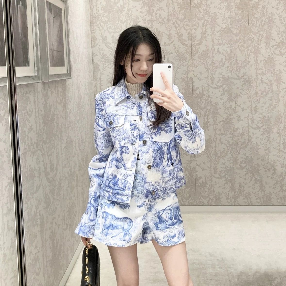 Christian Dior Monsieur CD apr715 all-over zoo print denim jacket women's 36 cotton Size XS / US 0-2 / IT 36-38 - 8 Thumbnail