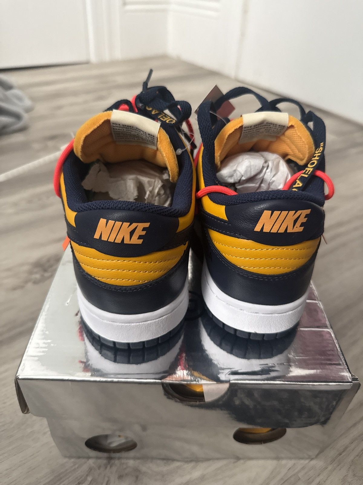 Nike × Off-White Nike X Offwhite Dunk Low University Gold Size US 8.5 / EU 41-42 - 4 Thumbnail