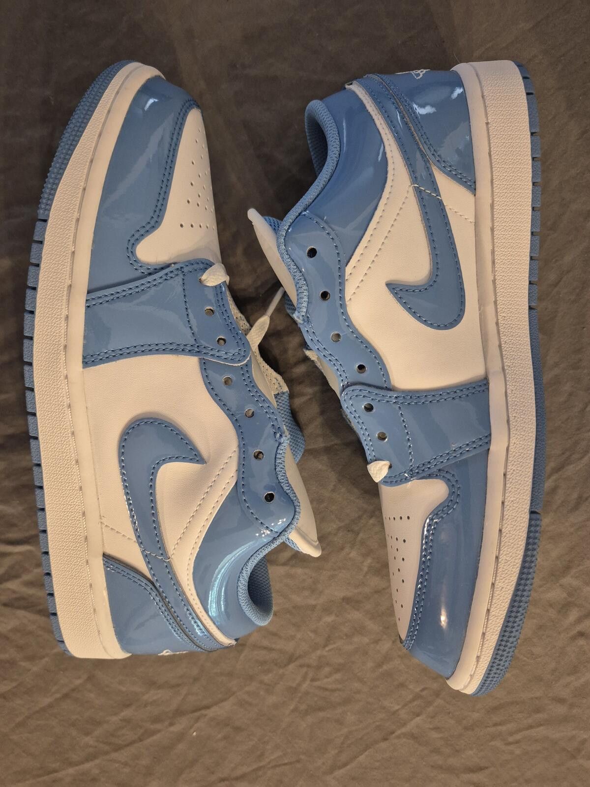 Jordan Brand Air Jordan 1 low unc blue Size 8 M Brand New Size US 8 / EU 41 - 4 Thumbnail