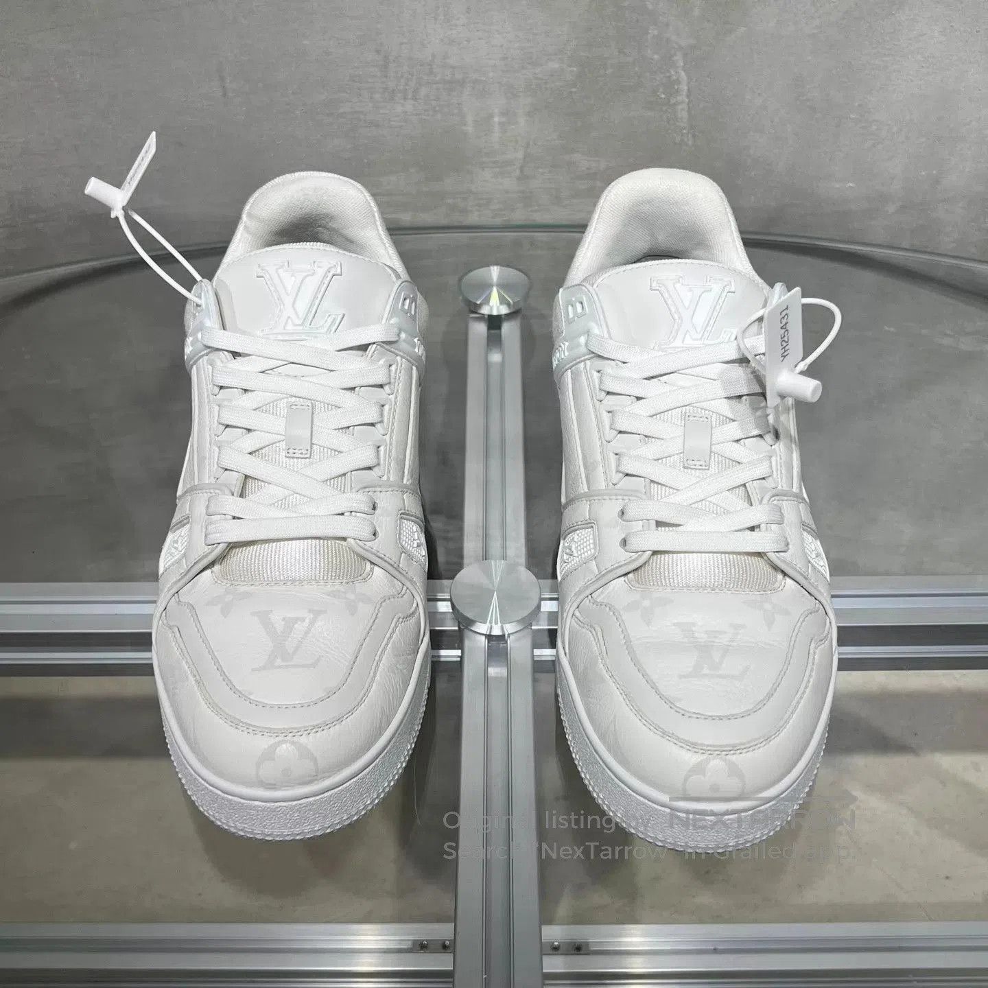 Louis Vuitton White Low-Top Sneakers Size 8. Size US 8 / EU 41 - 1 Thumbnail