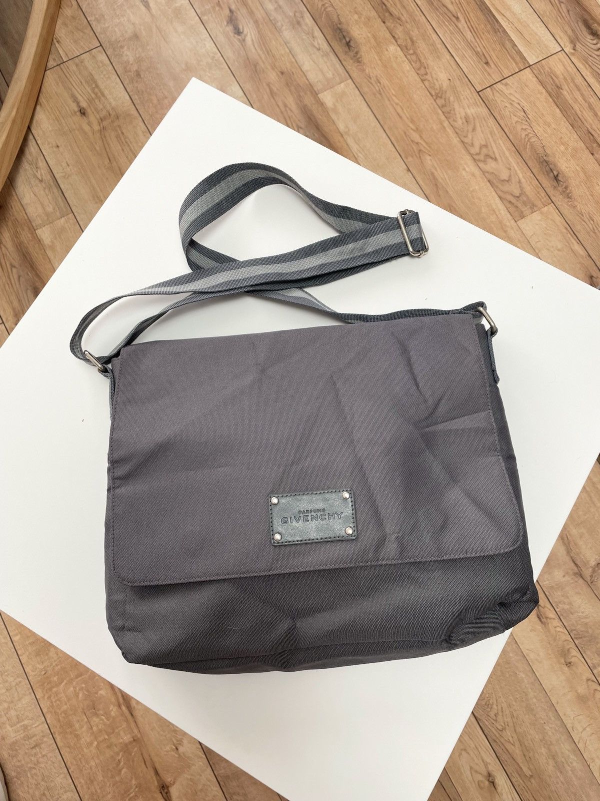 Givenchy Givenchy messenger crossbody bag Size ONE SIZE - 1 Thumbnail