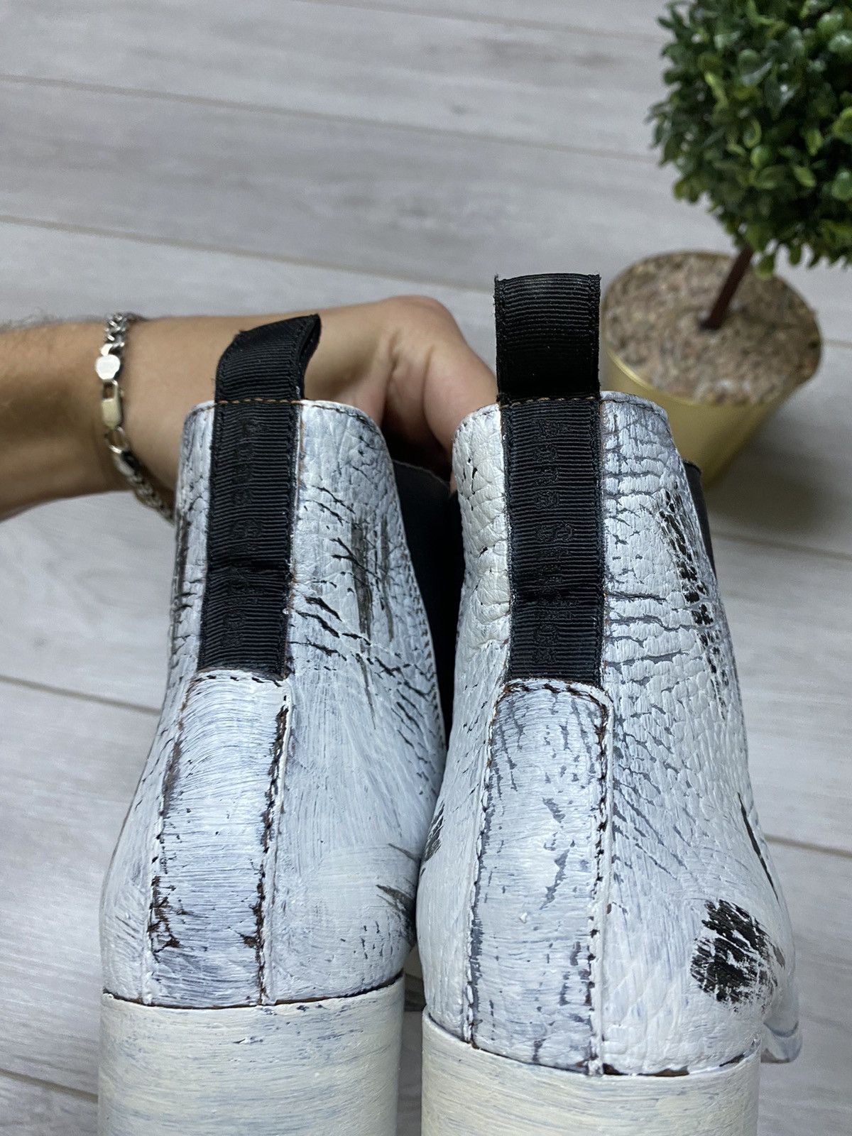 Acne Studios Acne Studios Chelsea Vero Cuolo leather boots heels painted Size US 9 / IT 39 - 4 Thumbnail
