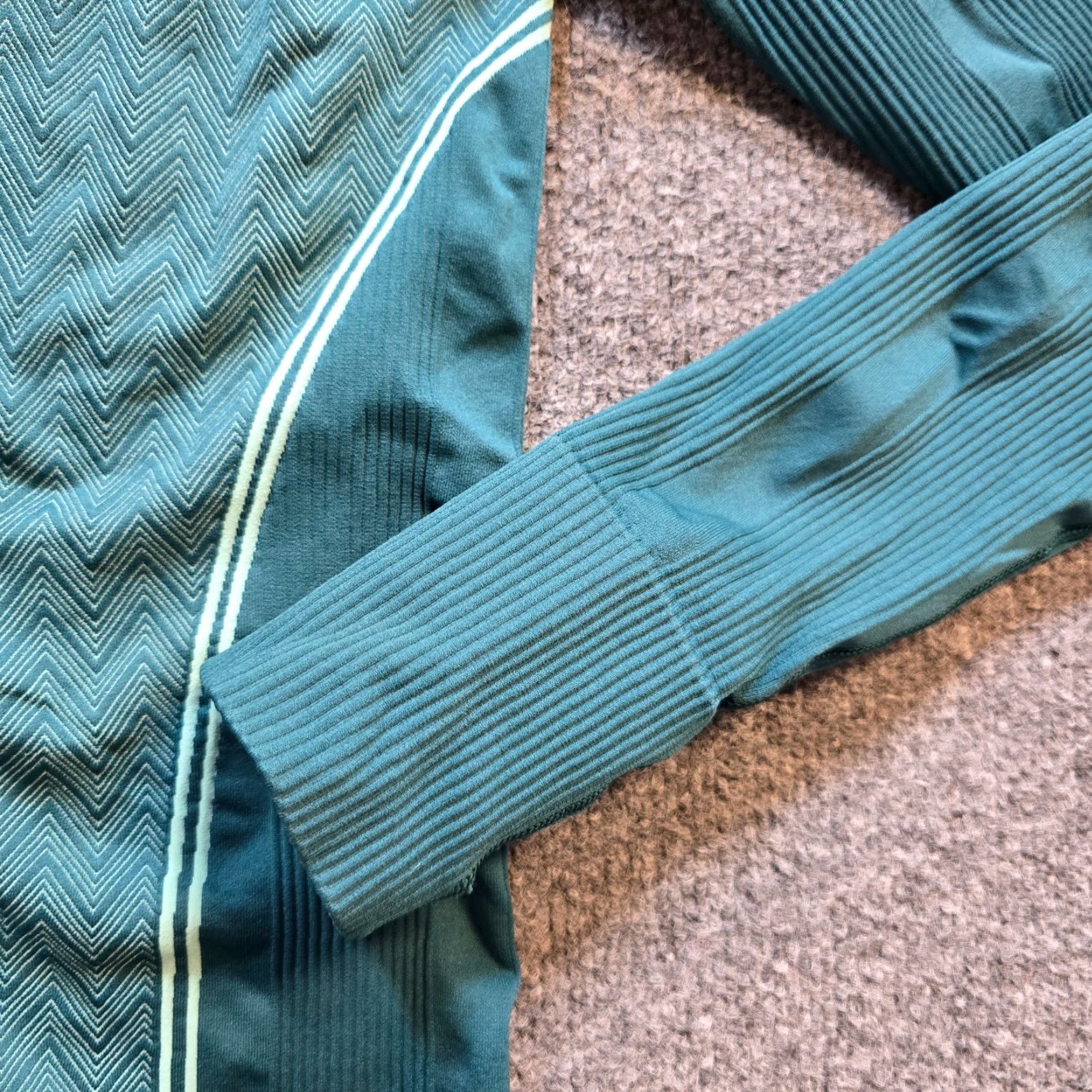 Athleta Athleta Jacket Women M Green Hoodie Full Zip Stretch Texture Knit Athletic Size M / US 6-8 / IT 42-44 - 3 Thumbnail