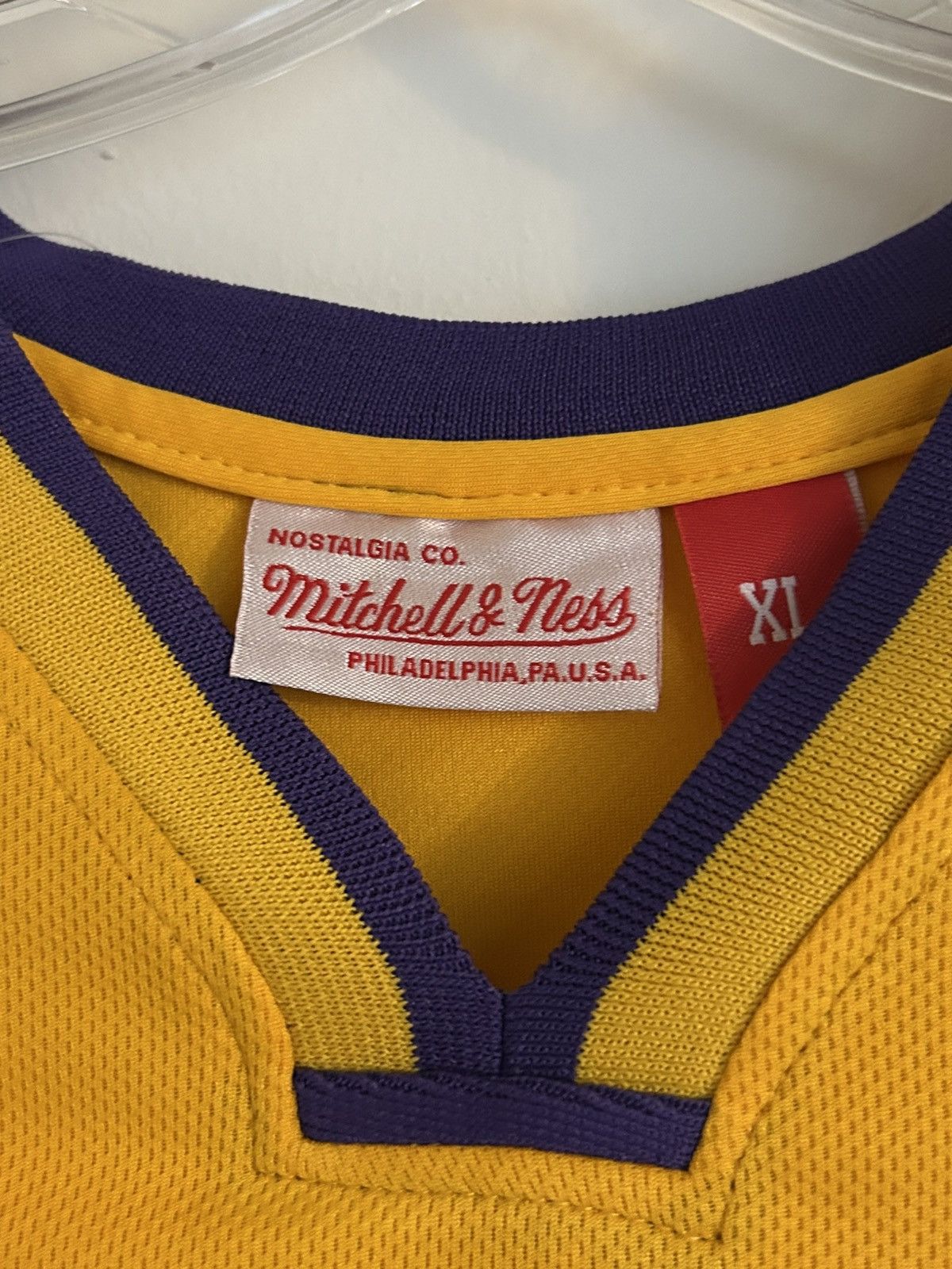 Mitchell & Ness Kobe Bryant Signed Lakers Jersey with COA Hologram Size US XL / EU 56 / 4 - 8 Thumbnail