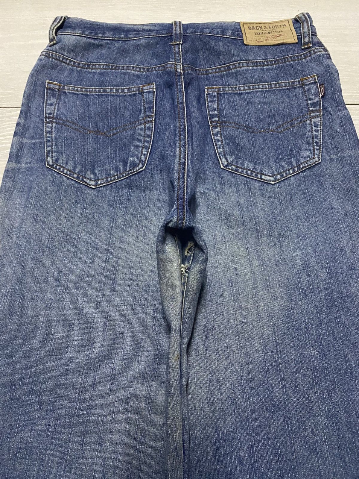Japanese Brand Vintage Back & Forth Faded Wash Grunge Loose Jeans Size US 28 / EU 44 - 4 Thumbnail