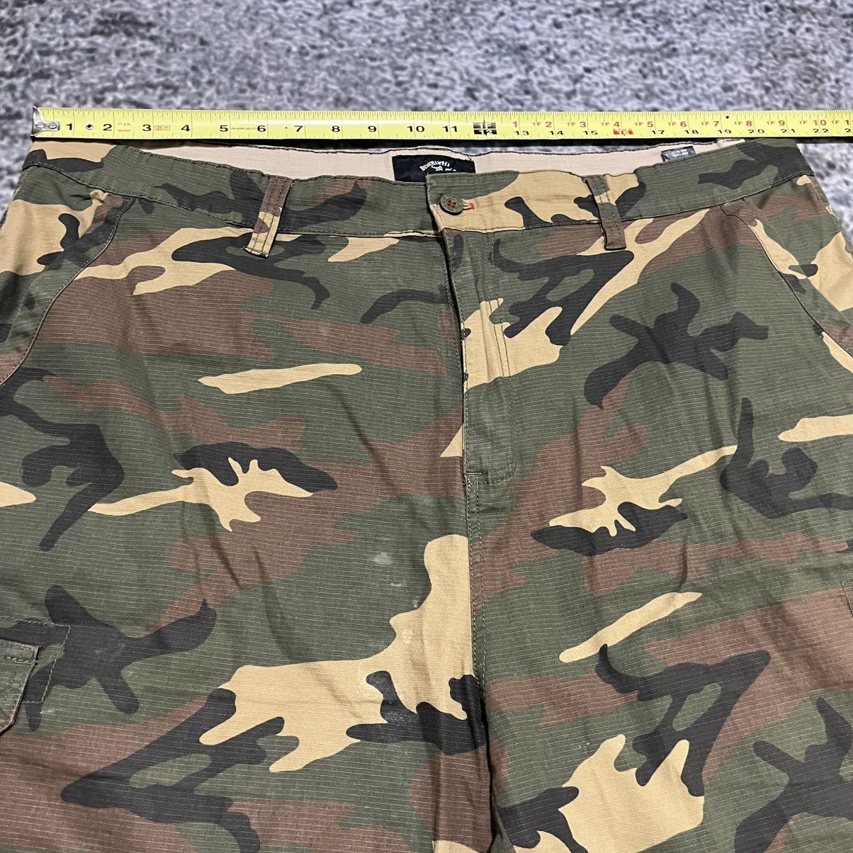 Beverly Hills Polo Club Vintage Y2K Beverly Hills Polo Club Camo Cargo Shorts Baggy Size US 42 / EU 58 - 9 Thumbnail