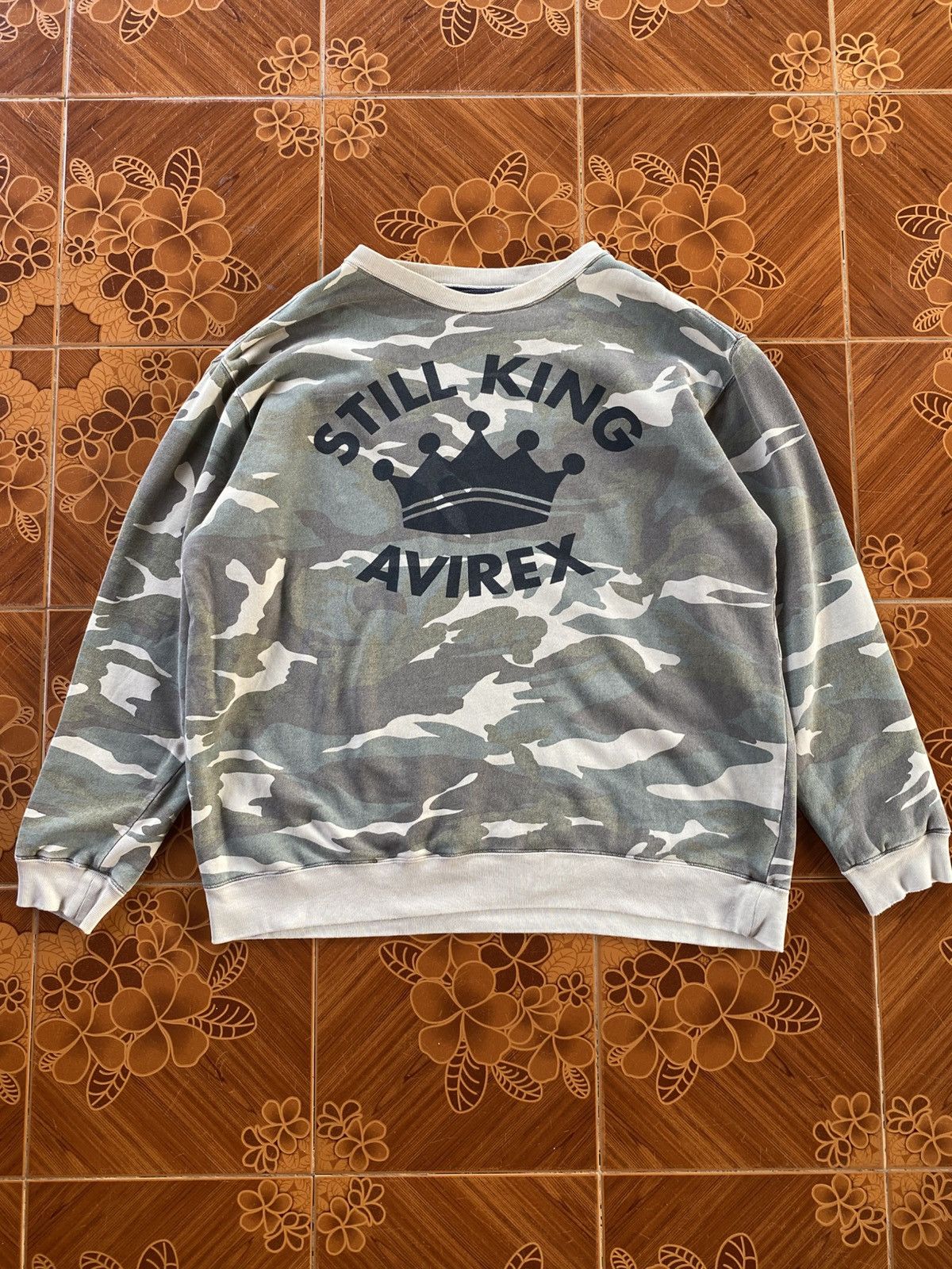 Avirex Vintage Avirex Distressed Camouflage Sweatshirt Size US XL / EU 56 / 4 - 1 Thumbnail